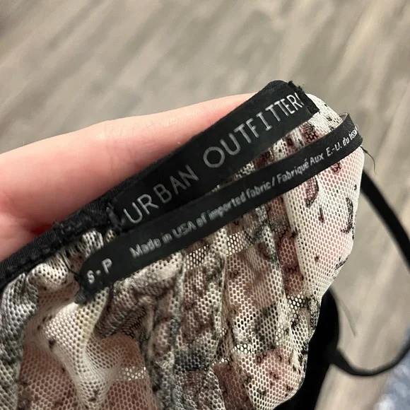 Urban Outfitters Ruffle Tank Top - Picture 4 of 4